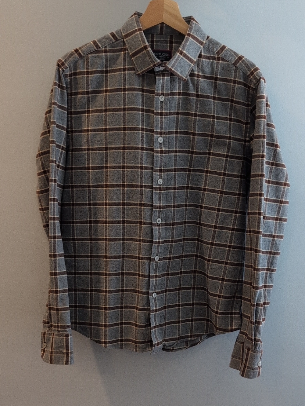 UNTUCKit Men's Medium Slim Fit 100% Cotton Edmeades Flannel Style 40786